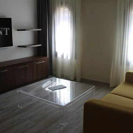 Adelphi Boutique 3*