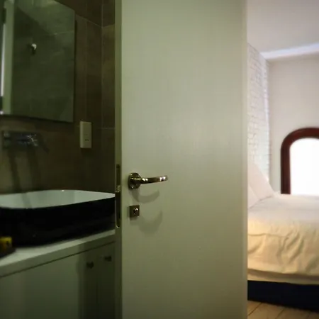 Adelphi Boutique 3*