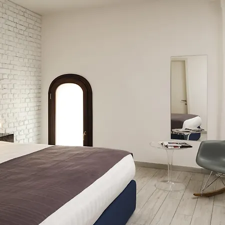 Adelphi Boutique Hotel 3*