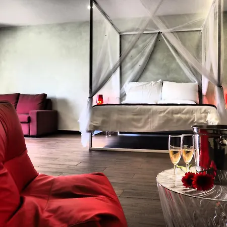 Adelphi Boutique Hotel 3*