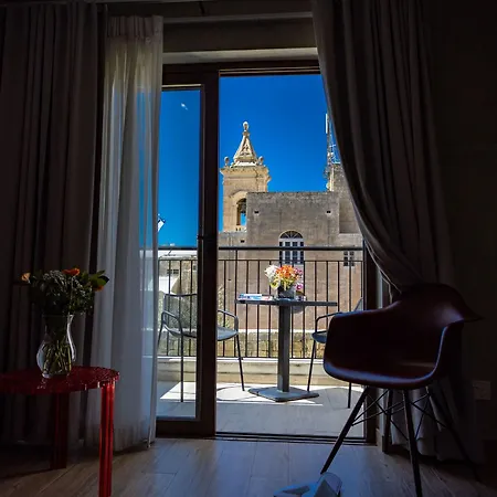 Adelphi Boutique Hotel 3*