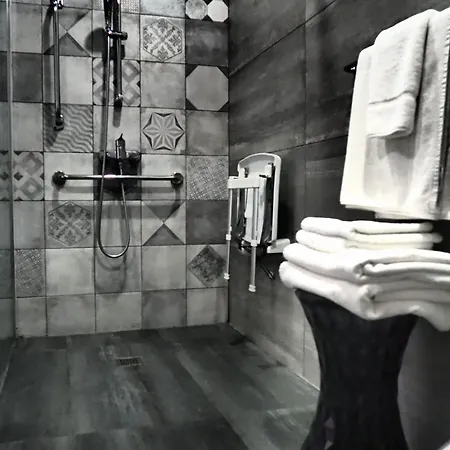 Adelphi Boutique Hotel 3*