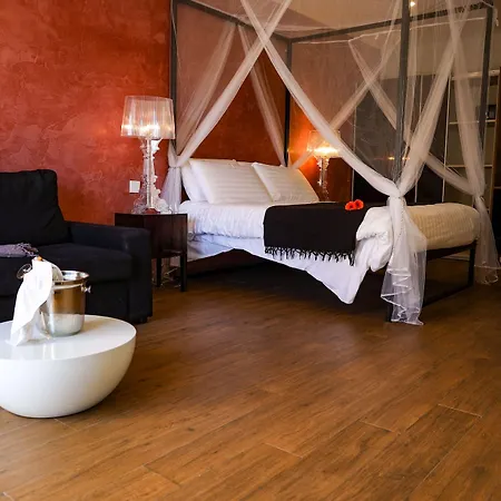 Adelphi Boutique Hotel 3*