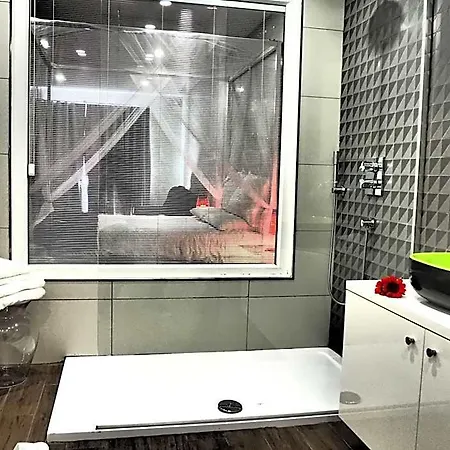 Adelphi Boutique Hotel 3*
