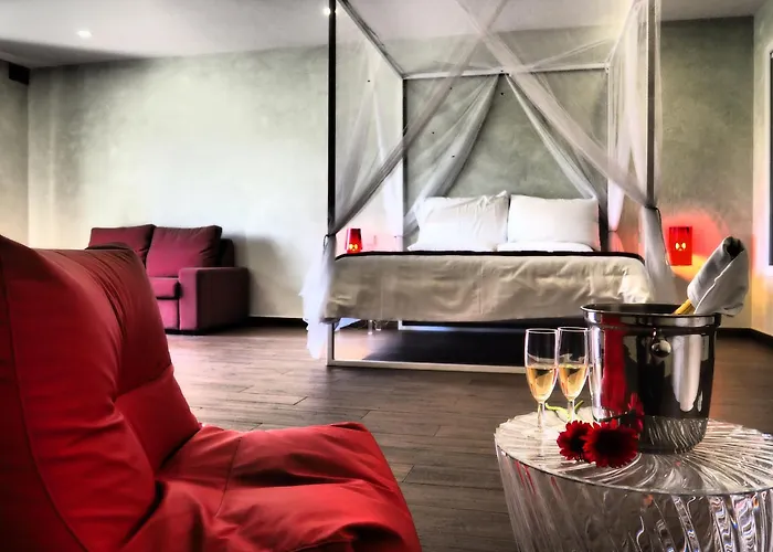 Adelphi Boutique Hotel 3*