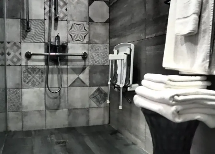 Adelphi Boutique Hotel 3*